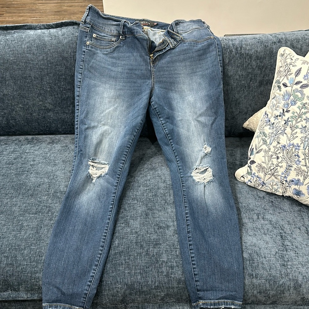 Medium wash Jegging!
